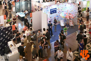 11-展会现场人气高涨