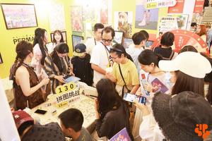 06-展会现场人气高涨