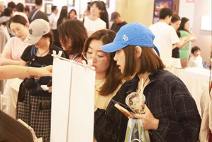 03-展会现场人气高涨