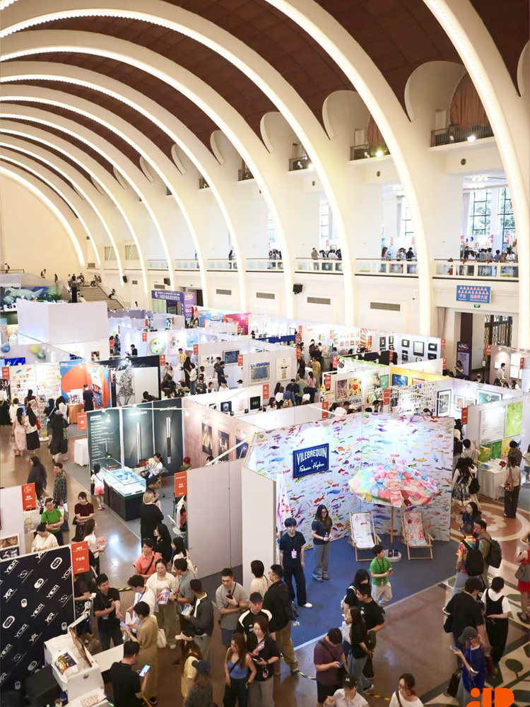 11-展会现场人气高涨